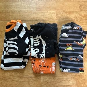 3 sets of Halloween pajamas